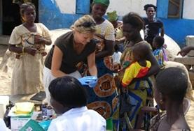 Volunteer Medicine & Healthcare A Public Health intern conducts a medical screening outreach in a local community in Ghana.