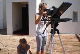 Volunteer Journalism A professional journalist volunteers on our intership placement in Jamaica in the field of video journalism.