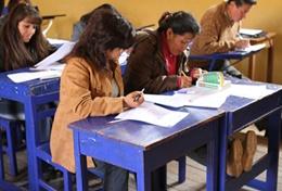 Volunteer Teaching A qualified teacher holds a teacher training workshop during her volunteer placement in Peru.