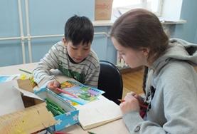 Volunteer Mongolia A volunteer works with a local child under the guidance of a qualified social worker during her Social Work internship in Mongolia.